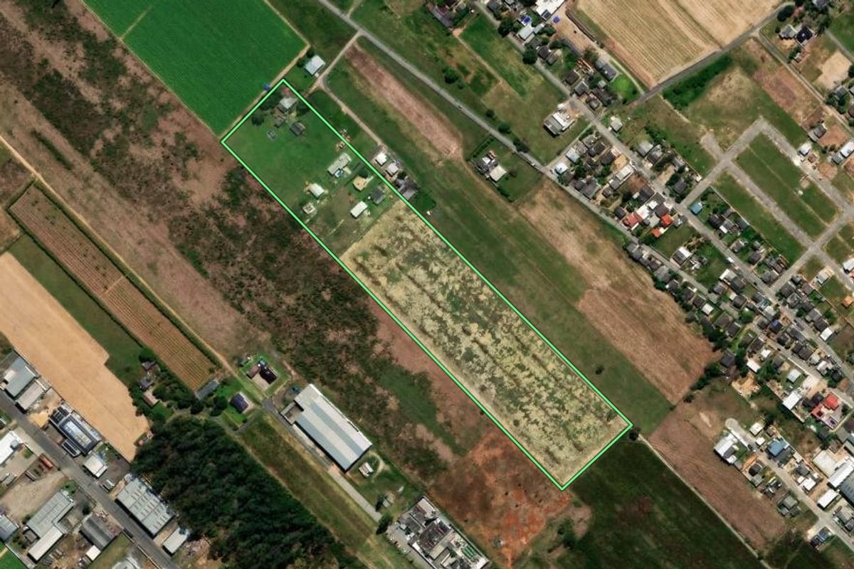 Imagem de satélite do imóvel rural em Araranguá (SC), com o contorno declarado no CAR desenhado por cima.