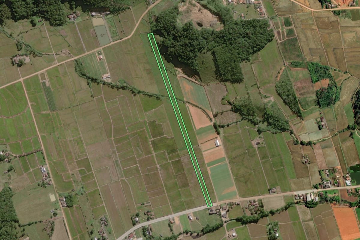 Imagem de satélite do imóvel rural em Ascurra (SC), com o contorno declarado no CAR desenhado por cima.