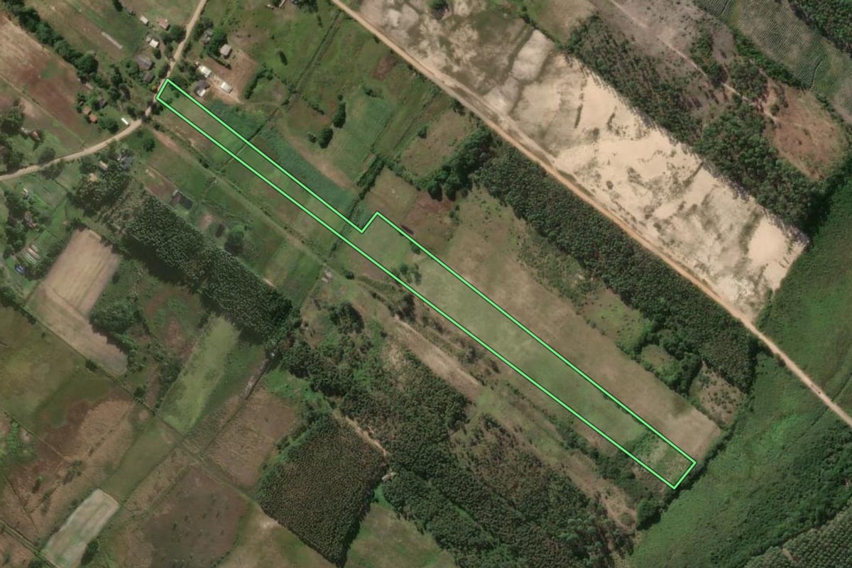 Imagem de satélite do imóvel rural em Balneário Gaivota (SC), com o contorno declarado no CAR desenhado por cima.