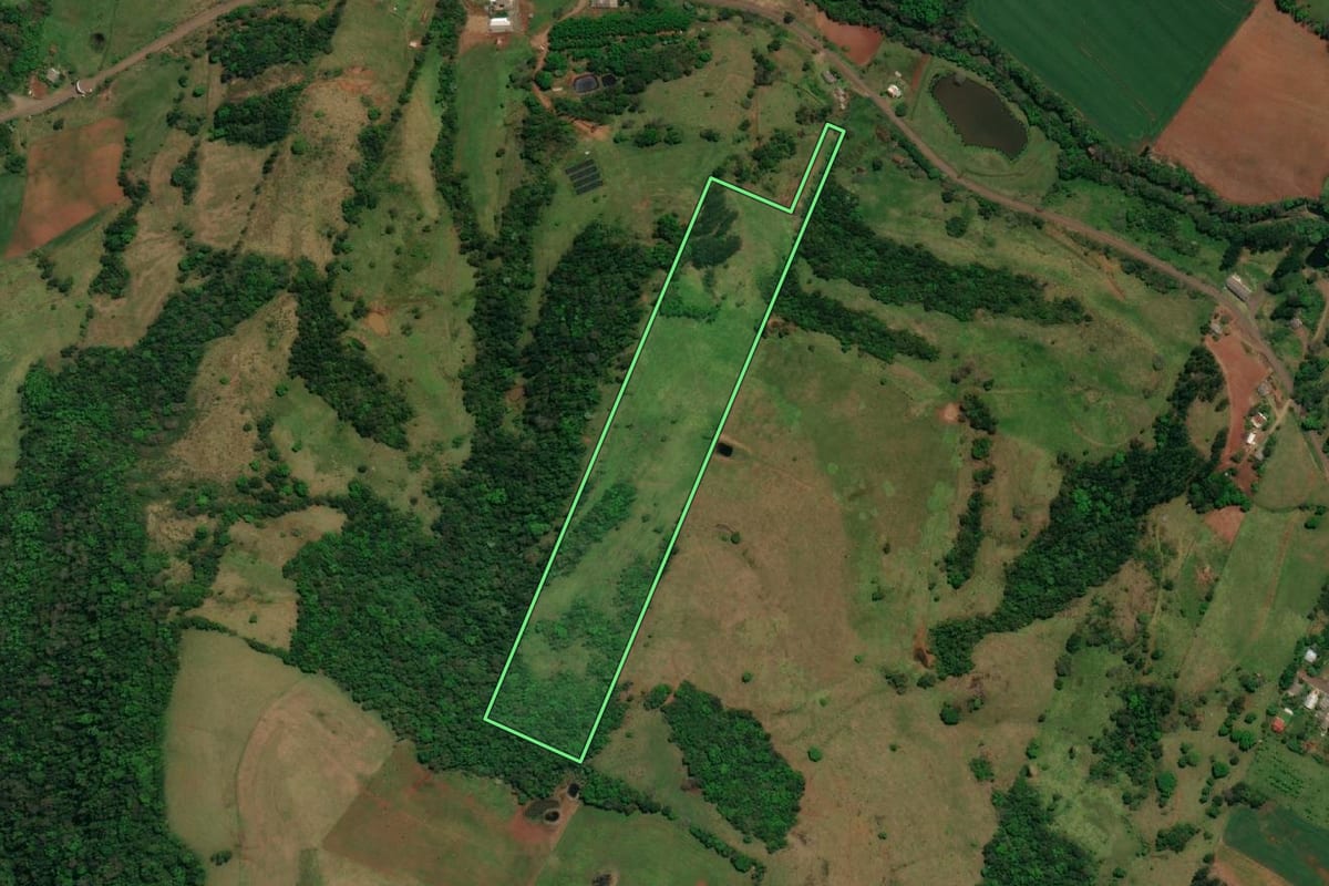 Imagem de satélite do imóvel rural em Barra Bonita (SC), com o contorno declarado no CAR desenhado por cima.