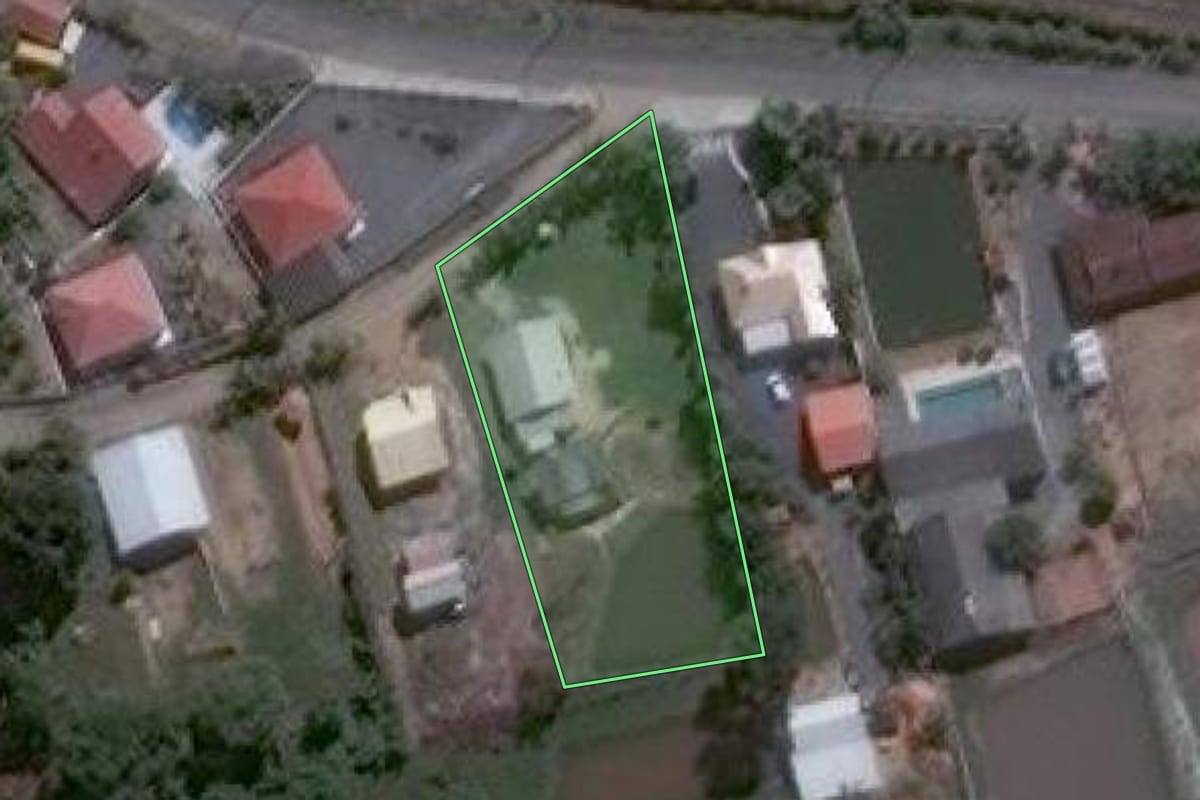 Imagem de satélite do imóvel rural em Barra Velha (SC), com o contorno declarado no CAR desenhado por cima.