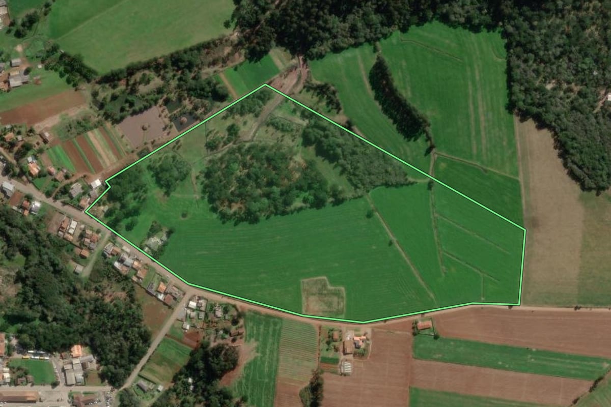 Imagem de satélite do imóvel rural em Bela Vista do Toldo (SC), com o contorno declarado no CAR desenhado por cima.