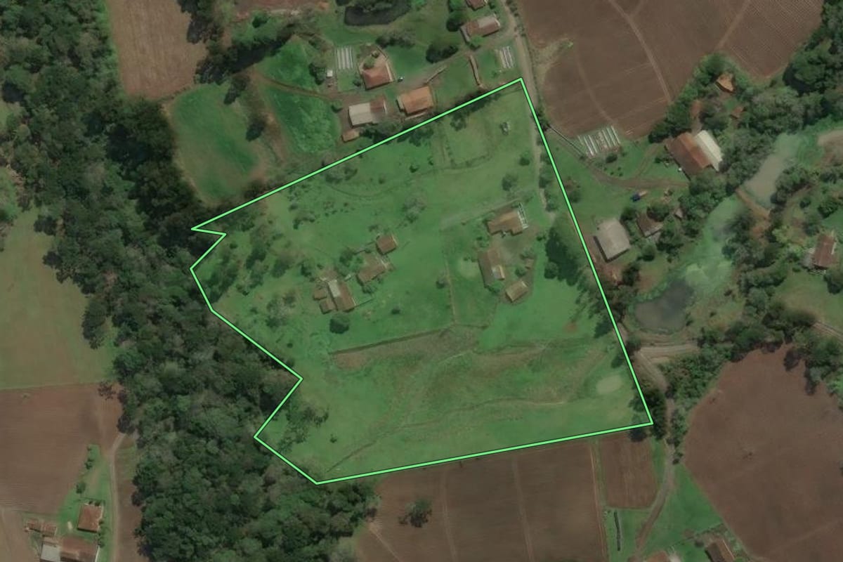 Imagem de satélite do imóvel rural em Bela Vista do Toldo (SC), com o contorno declarado no CAR desenhado por cima.