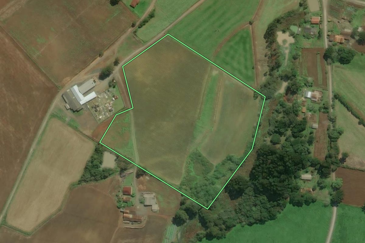 Imagem de satélite do imóvel rural em Bela Vista do Toldo (SC), com o contorno declarado no CAR desenhado por cima.