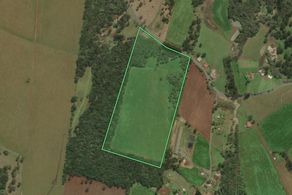 Imagem de satélite do imóvel rural em Bela Vista do Toldo (SC), com o contorno declarado no CAR desenhado por cima.