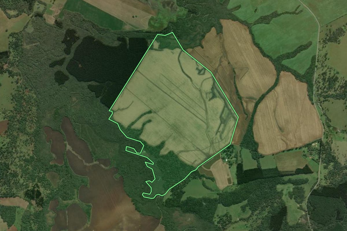 Imagem de satélite do imóvel rural em Bela Vista do Toldo (SC), com o contorno declarado no CAR desenhado por cima.