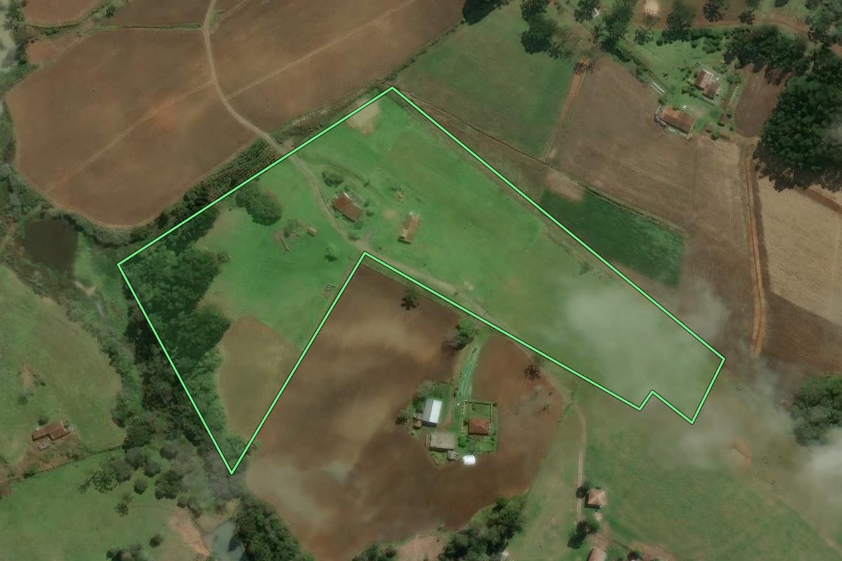 Imagem de satélite do imóvel rural em Bela Vista do Toldo (SC), com o contorno declarado no CAR desenhado por cima.