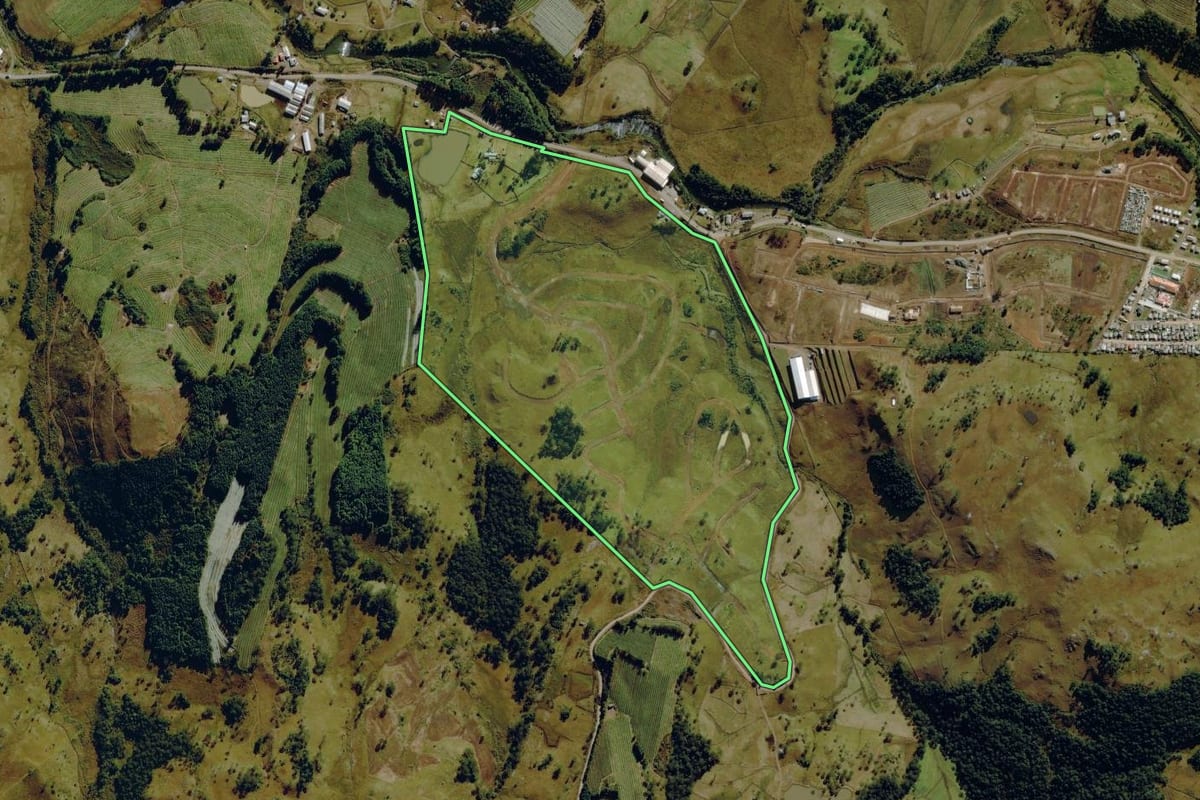 Imagem de satélite do imóvel rural em Bom Jardim da Serra (SC), com o contorno declarado no CAR desenhado por cima.