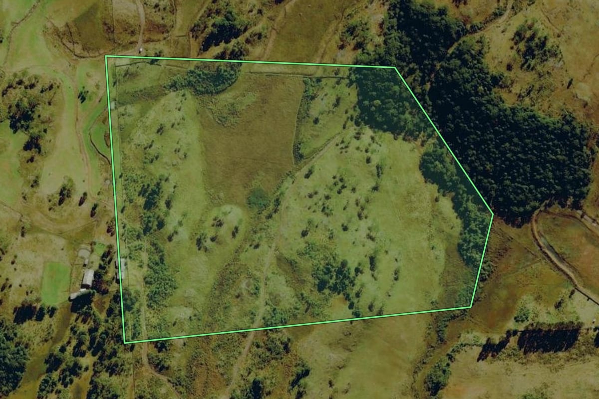 Imagem de satélite do imóvel rural em Bom Jardim da Serra (SC), com o contorno declarado no CAR desenhado por cima.