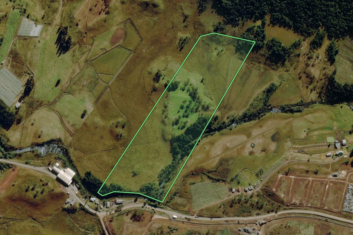 Imagem de satélite do imóvel rural em Bom Jardim da Serra (SC), com o contorno declarado no CAR desenhado por cima.