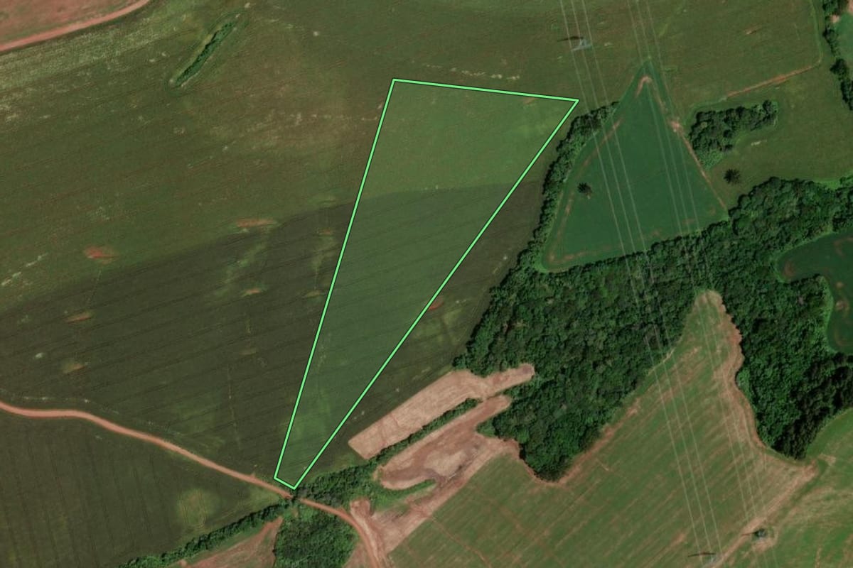 Imagem de satélite do imóvel rural em Bom Jesus (SC), com o contorno declarado no CAR desenhado por cima.
