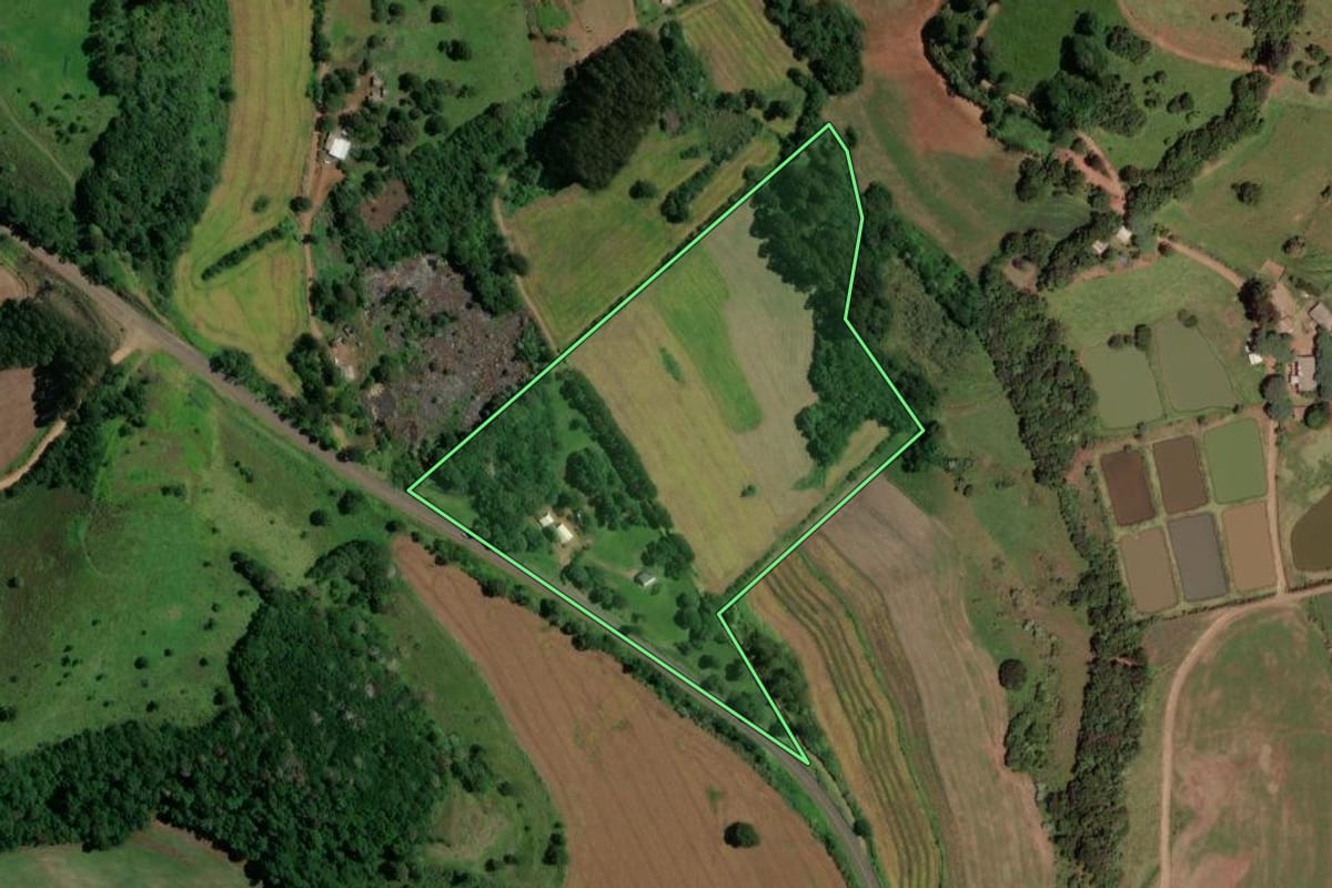 Imagem de satélite do imóvel rural em Bom Jesus (SC), com o contorno declarado no CAR desenhado por cima.