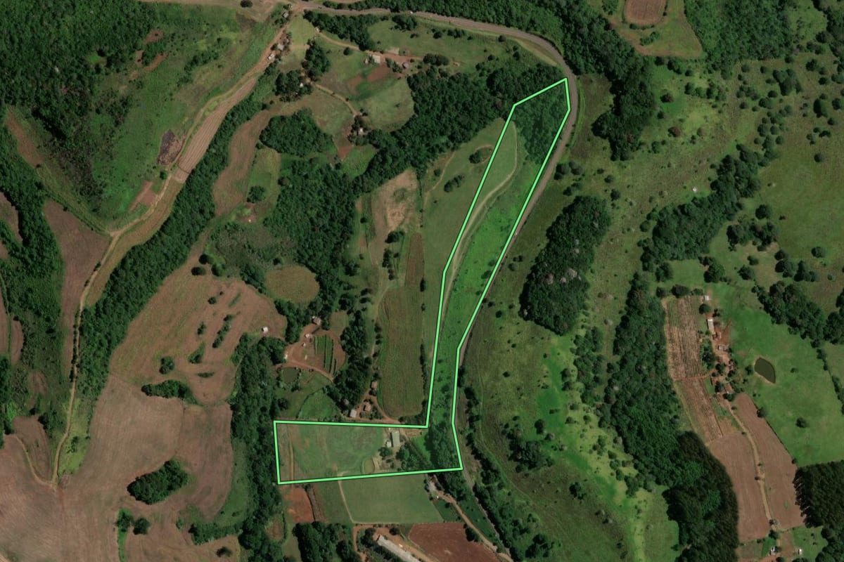 Imagem de satélite do imóvel rural em Bom Jesus (SC), com o contorno declarado no CAR desenhado por cima.