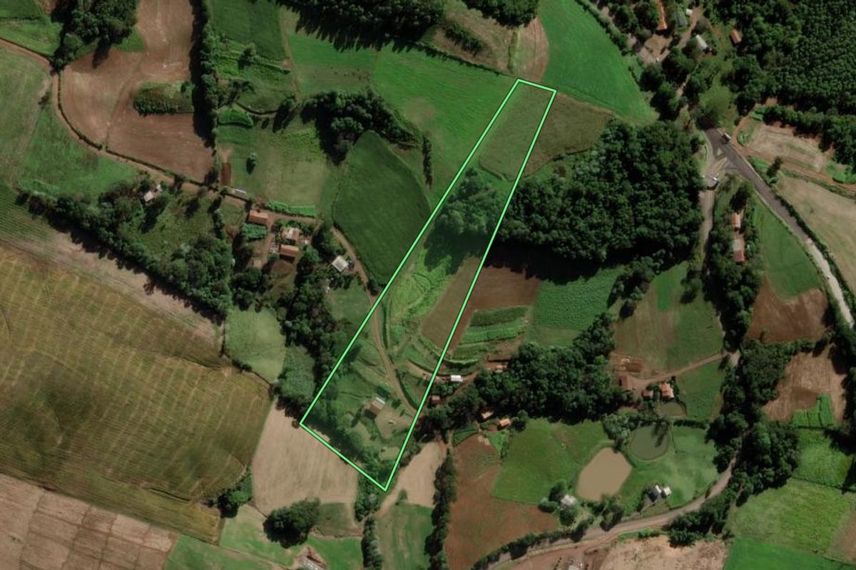 Imagem de satélite do imóvel rural em Bom Jesus do Oeste (SC), com o contorno declarado no CAR desenhado por cima.
