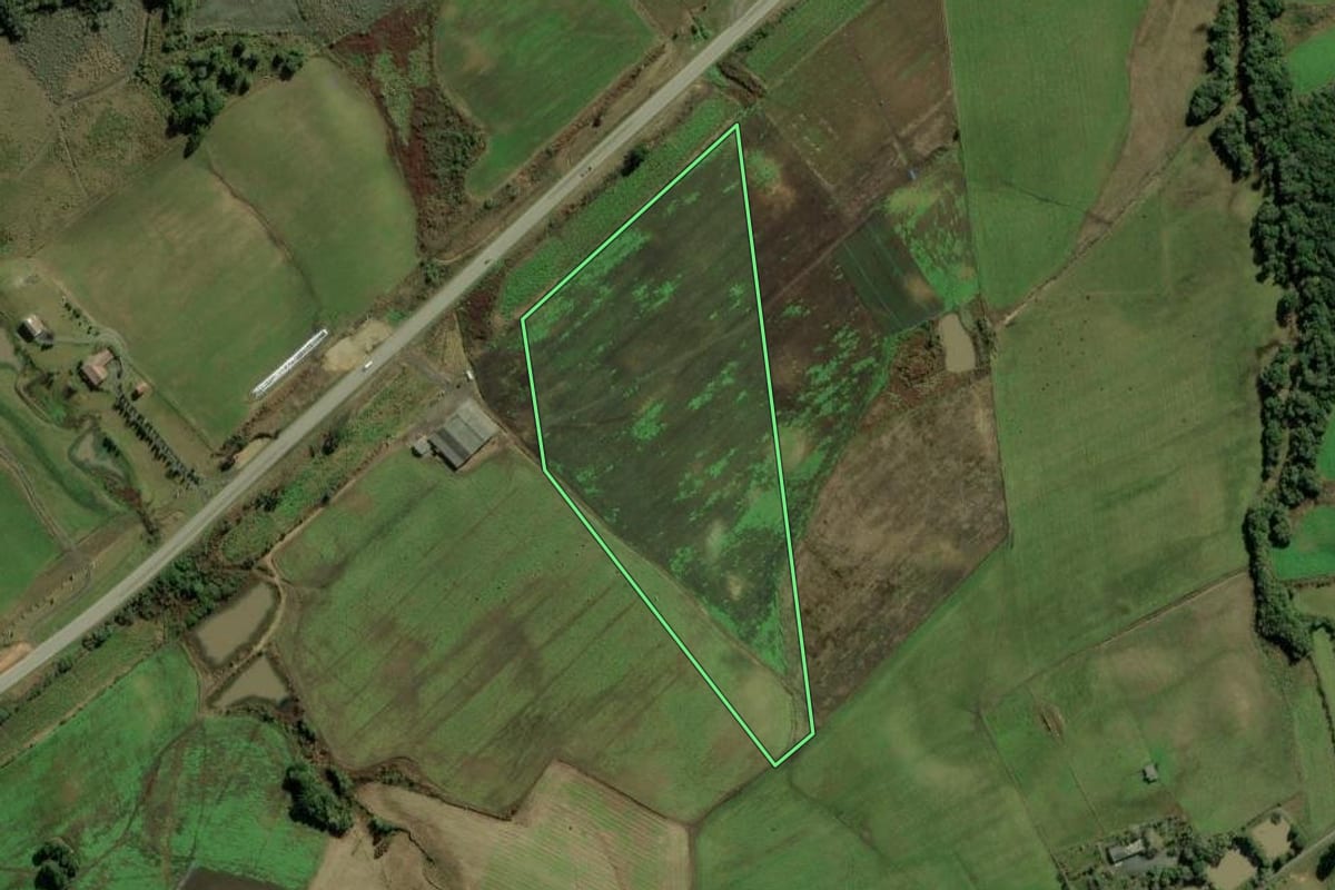 Imagem de satélite do imóvel rural em Bom Retiro (SC), com o contorno declarado no CAR desenhado por cima.