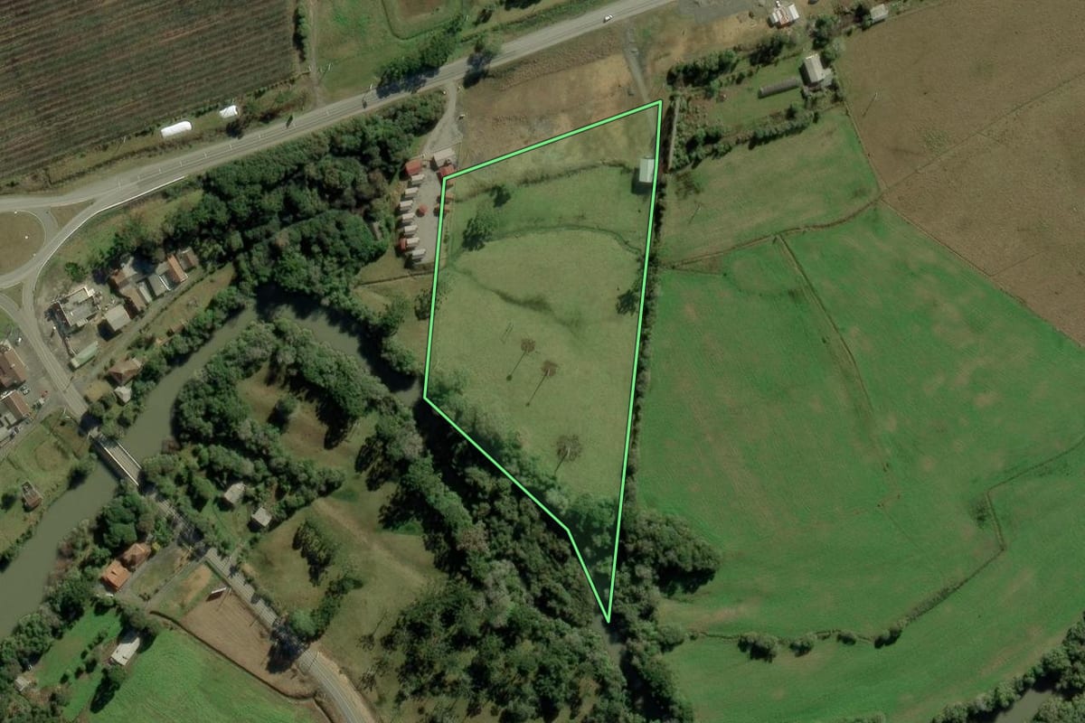 Imagem de satélite do imóvel rural em Bom Retiro (SC), com o contorno declarado no CAR desenhado por cima.