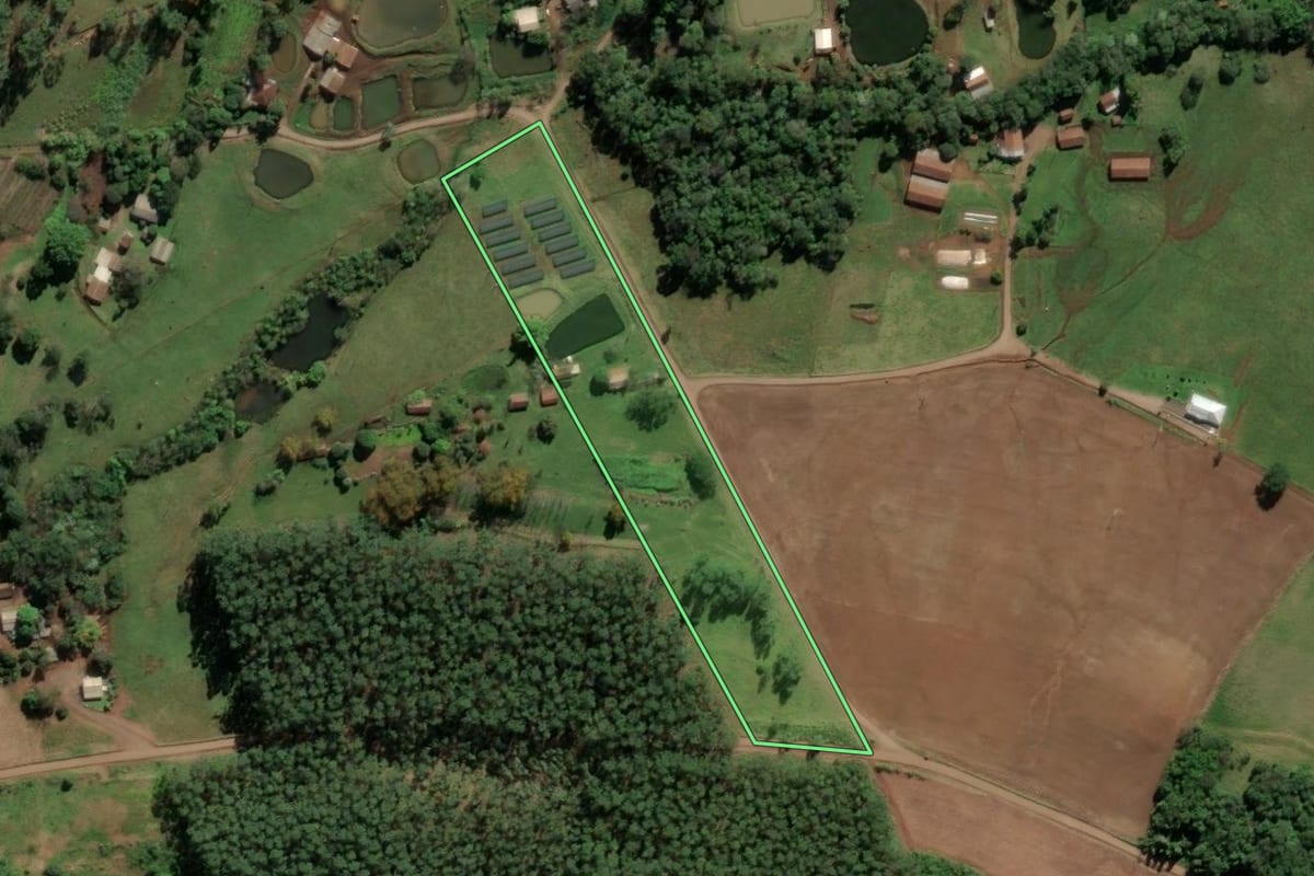 Imagem de satélite do imóvel rural em Caibi (SC), com o contorno declarado no CAR desenhado por cima.