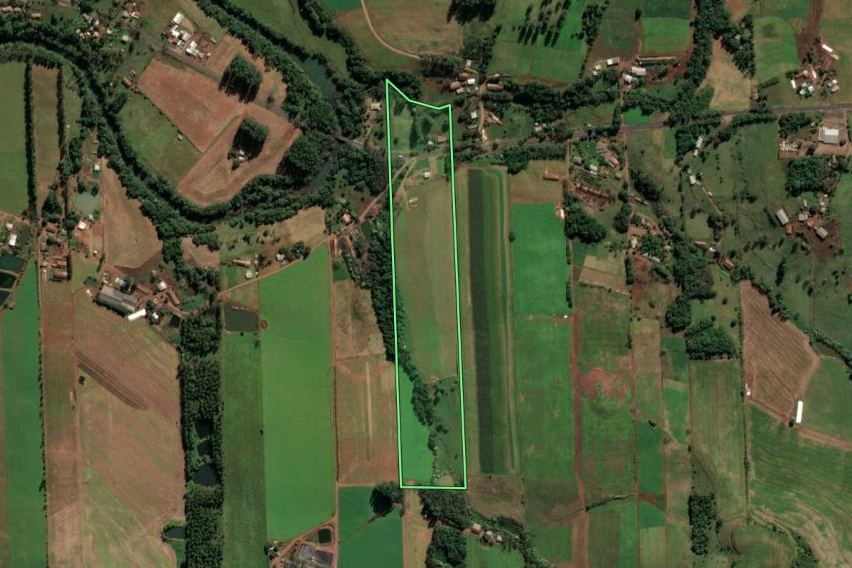 Imagem de satélite do imóvel rural em Caibi (SC), com o contorno declarado no CAR desenhado por cima.
