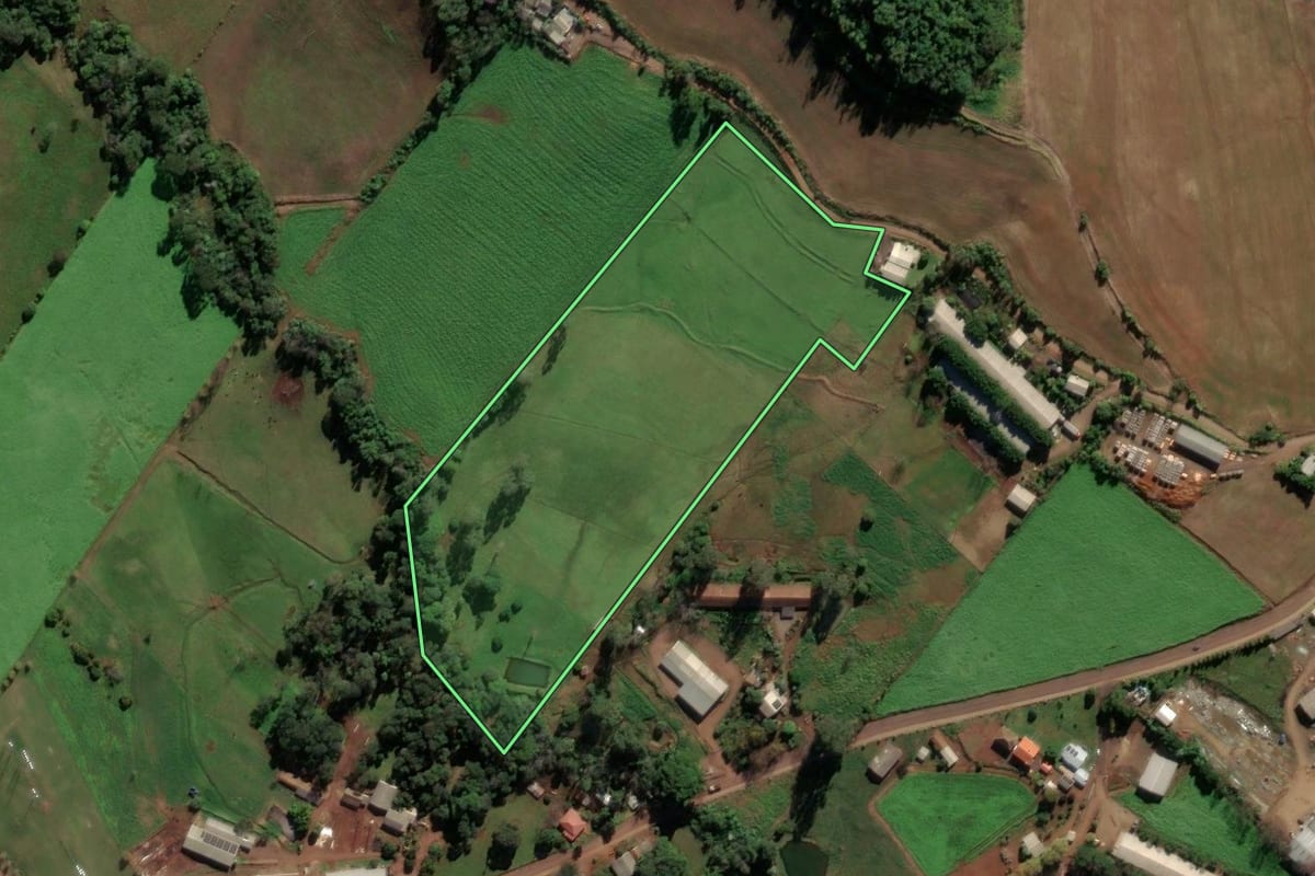 Imagem de satélite do imóvel rural em Caibi (SC), com o contorno declarado no CAR desenhado por cima.