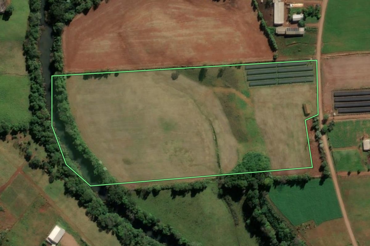 Imagem de satélite do imóvel rural em Caibi (SC), com o contorno declarado no CAR desenhado por cima.