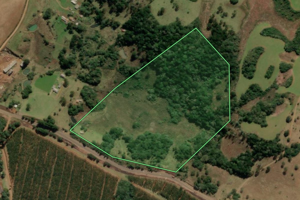 Imagem de satélite do imóvel rural em Campo Belo do Sul (SC), com o contorno declarado no CAR desenhado por cima.