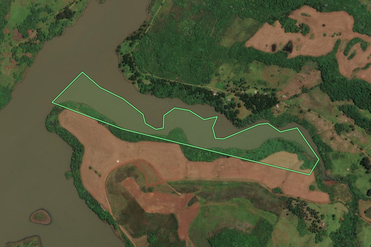 Imagem de satélite do imóvel rural em Campo Belo do Sul (SC), com o contorno declarado no CAR desenhado por cima.