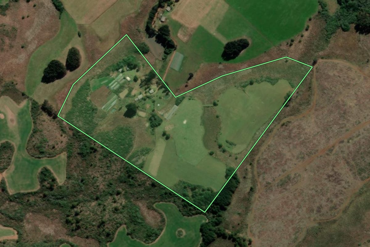 Imagem de satélite do imóvel rural em Campo Belo do Sul (SC), com o contorno declarado no CAR desenhado por cima.