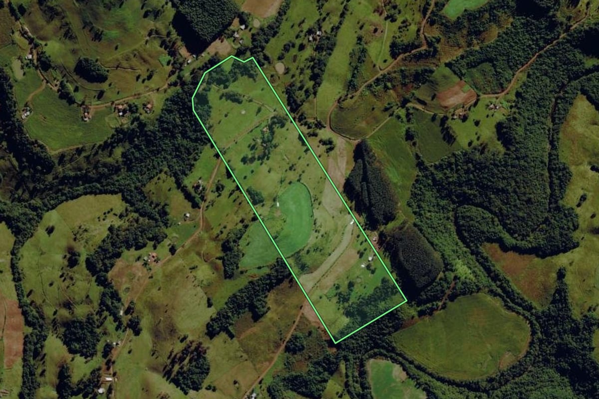 Imagem de satélite do imóvel rural em Campo Erê (SC), com o contorno declarado no CAR desenhado por cima.