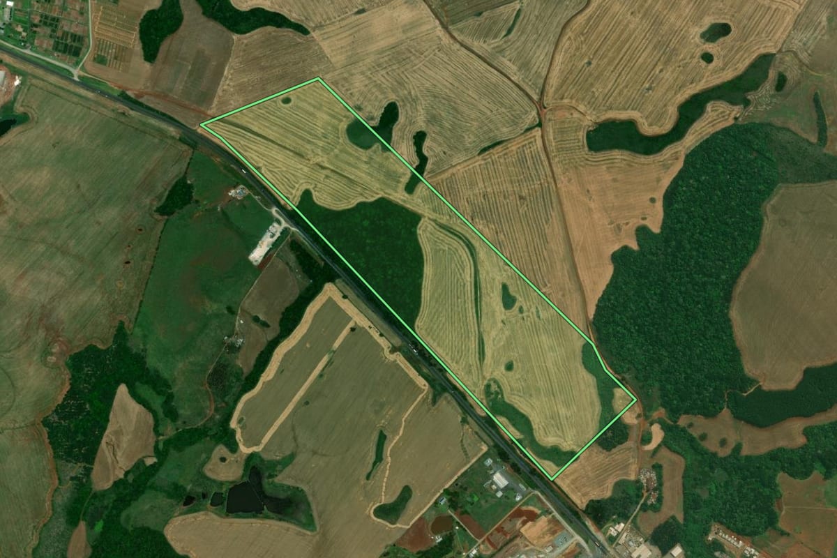 Imagem de satélite do imóvel rural em Campos Novos (SC), com o contorno declarado no CAR desenhado por cima.