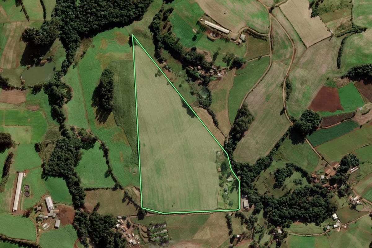 Imagem de satélite do imóvel rural em Campos Novos (SC), com o contorno declarado no CAR desenhado por cima.
