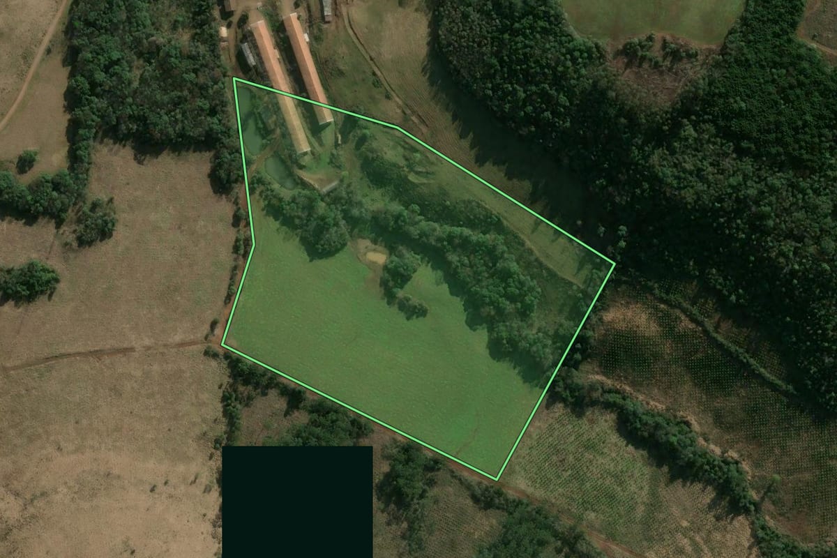 Imagem de satélite do imóvel rural em Campos Novos (SC), com o contorno declarado no CAR desenhado por cima.