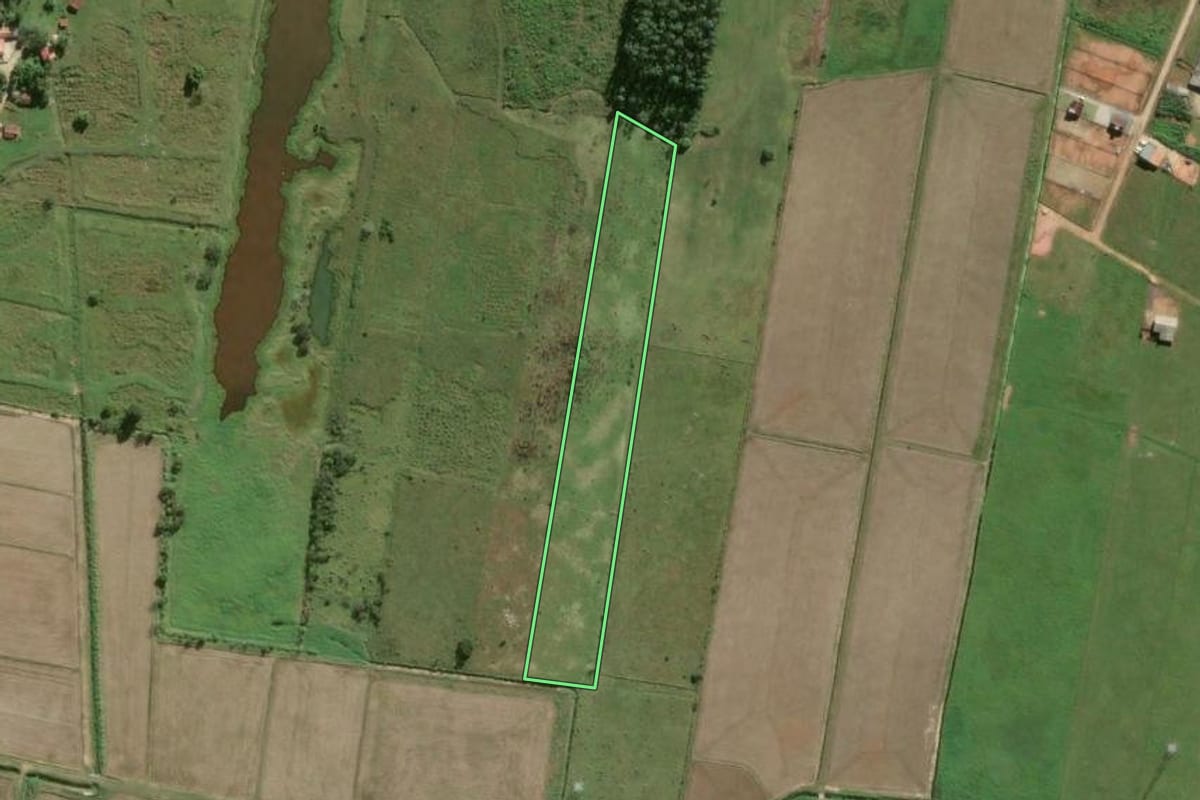 Imagem de satélite do imóvel rural em Canelinha (SC), com o contorno declarado no CAR desenhado por cima.