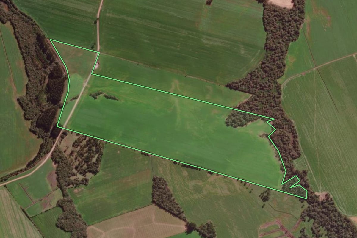 Imagem de satélite do imóvel rural em Canoinhas (SC), com o contorno declarado no CAR desenhado por cima.