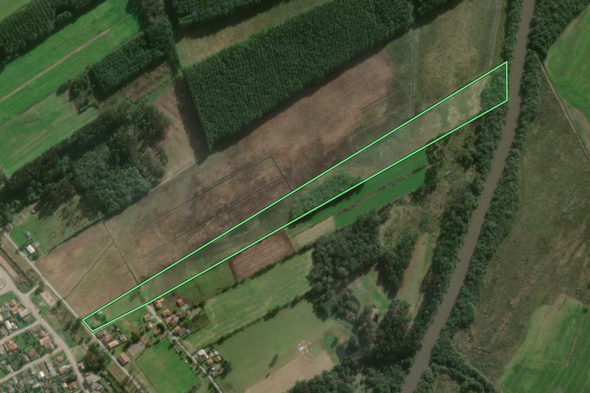Imagem de satélite do imóvel rural em Canoinhas (SC), com o contorno declarado no CAR desenhado por cima.