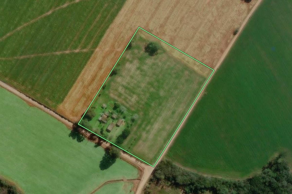 Imagem de satélite do imóvel rural em Canoinhas (SC), com o contorno declarado no CAR desenhado por cima.