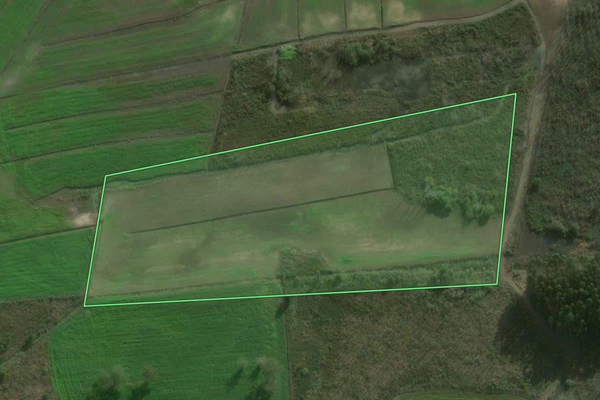 Imagem de satélite do imóvel rural em Canoinhas (SC), com o contorno declarado no CAR desenhado por cima.
