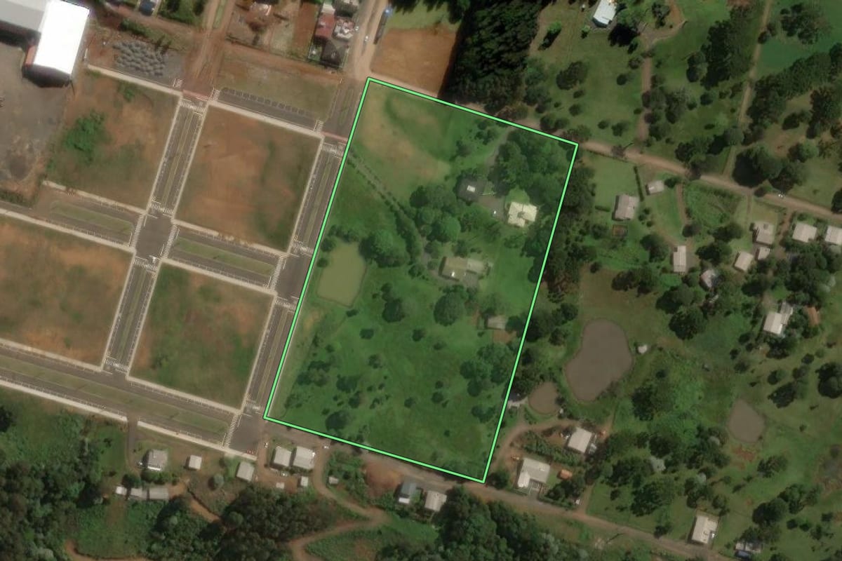 Imagem de satélite do imóvel rural em Catanduvas (SC), com o contorno declarado no CAR desenhado por cima.