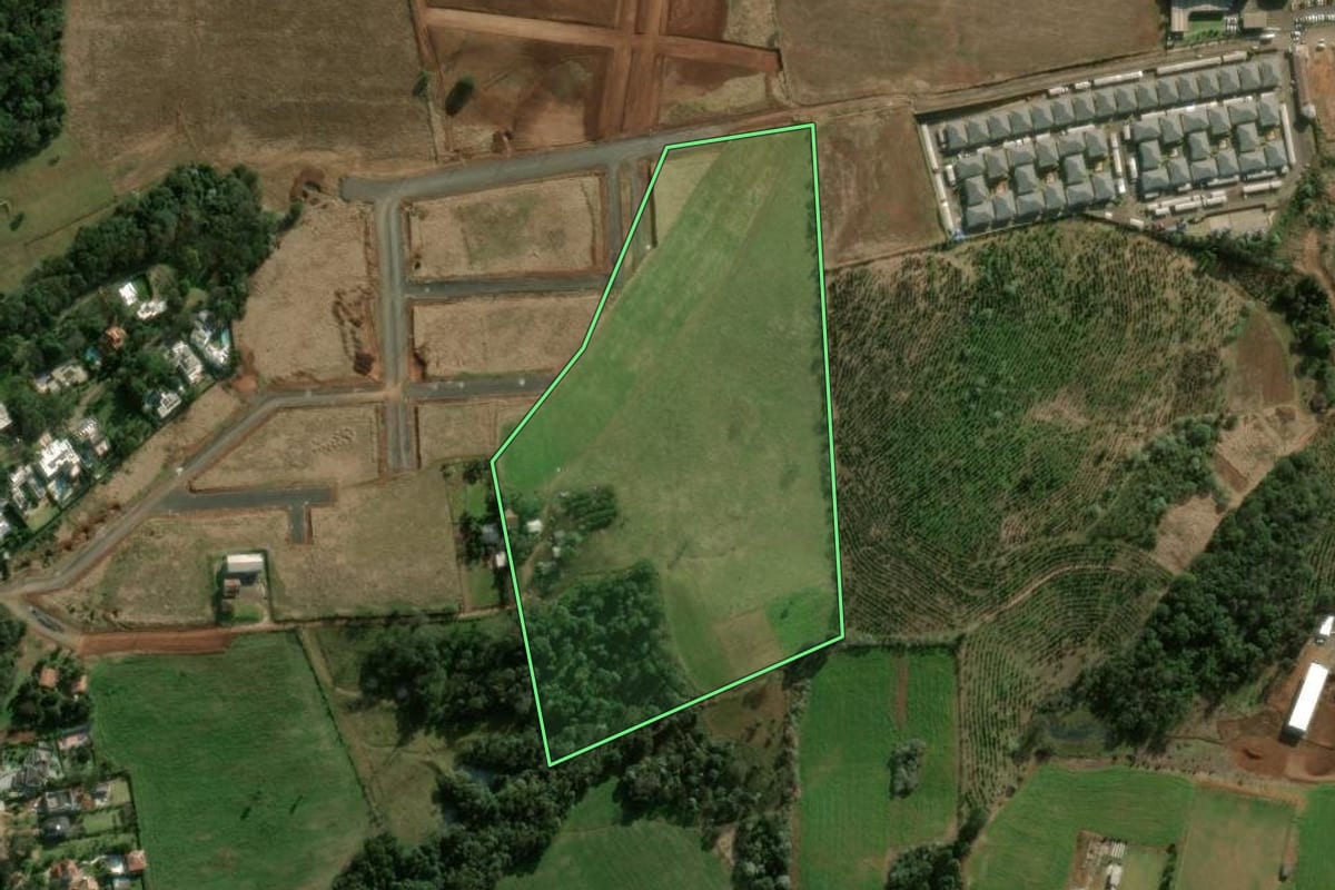 Imagem de satélite do imóvel rural em Chapecó (SC), com o contorno declarado no CAR desenhado por cima.