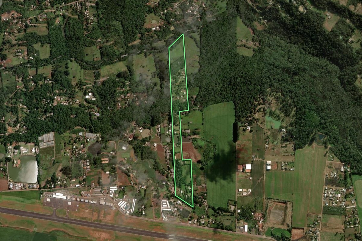 Imagem de satélite do imóvel rural em Chapecó (SC), com o contorno declarado no CAR desenhado por cima.