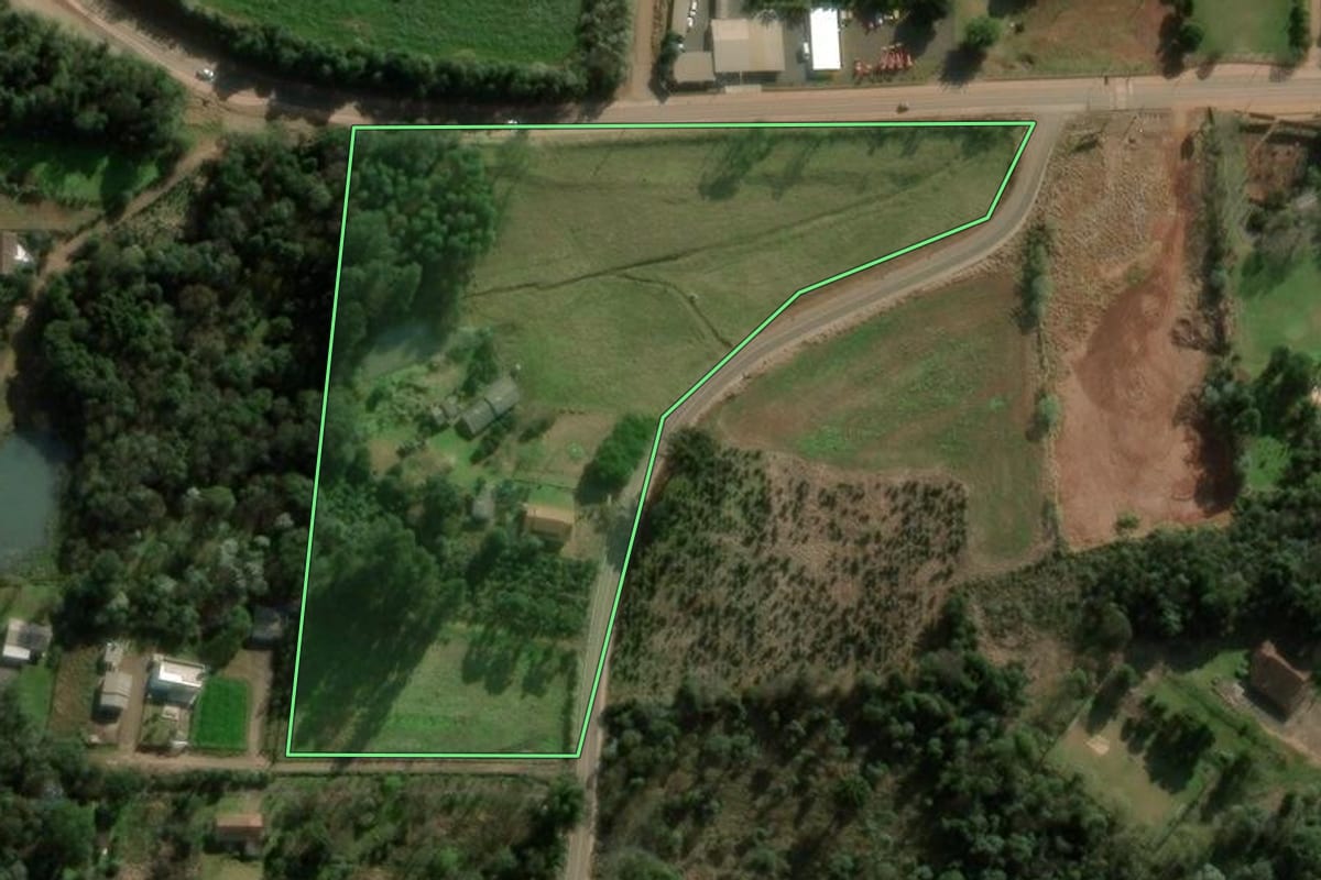 Imagem de satélite do imóvel rural em Chapecó (SC), com o contorno declarado no CAR desenhado por cima.