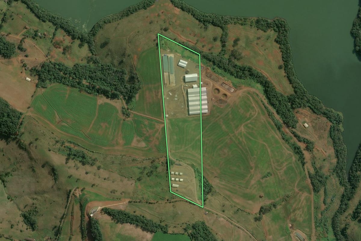 Imagem de satélite do imóvel rural em Concórdia (SC), com o contorno declarado no CAR desenhado por cima.