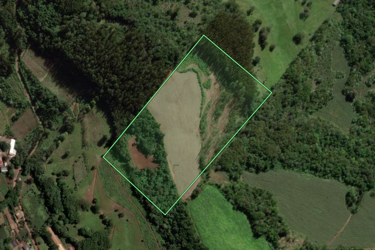 Imagem de satélite do imóvel rural em Cordilheira Alta (SC), com o contorno declarado no CAR desenhado por cima.