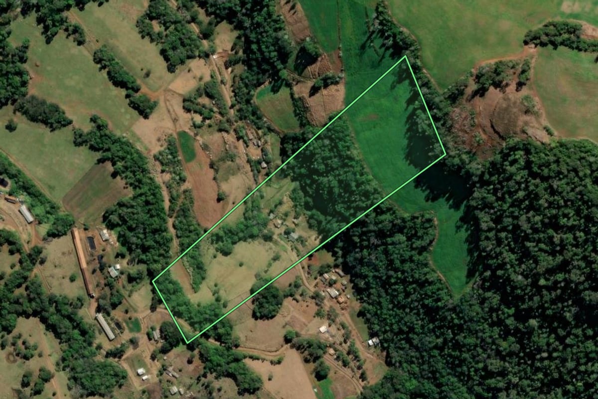 Imagem de satélite do imóvel rural em Cordilheira Alta (SC), com o contorno declarado no CAR desenhado por cima.