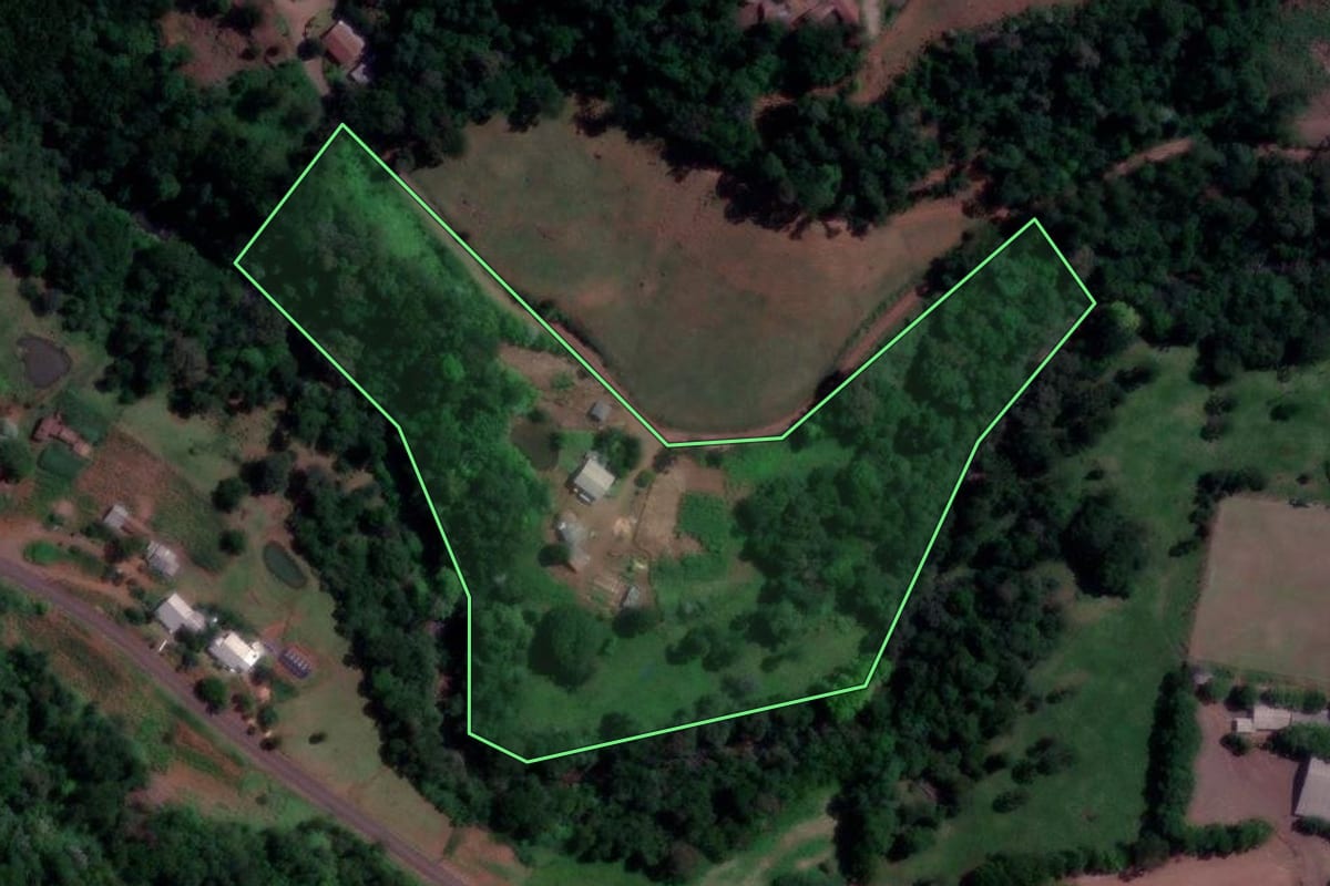 Imagem de satélite do imóvel rural em Cordilheira Alta (SC), com o contorno declarado no CAR desenhado por cima.