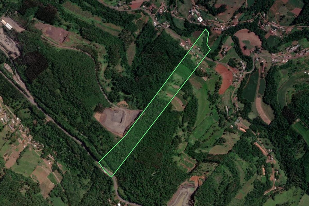 Imagem de satélite do imóvel rural em Cordilheira Alta (SC), com o contorno declarado no CAR desenhado por cima.
