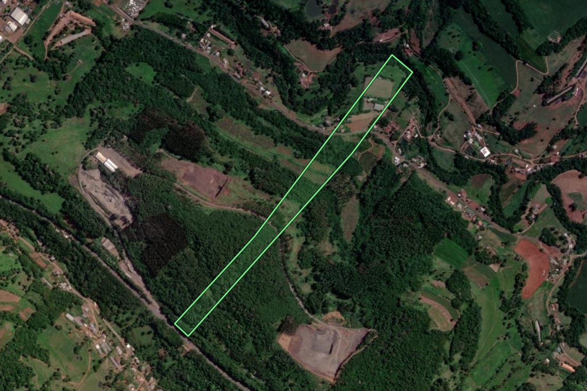 Imagem de satélite do imóvel rural em Cordilheira Alta (SC), com o contorno declarado no CAR desenhado por cima.
