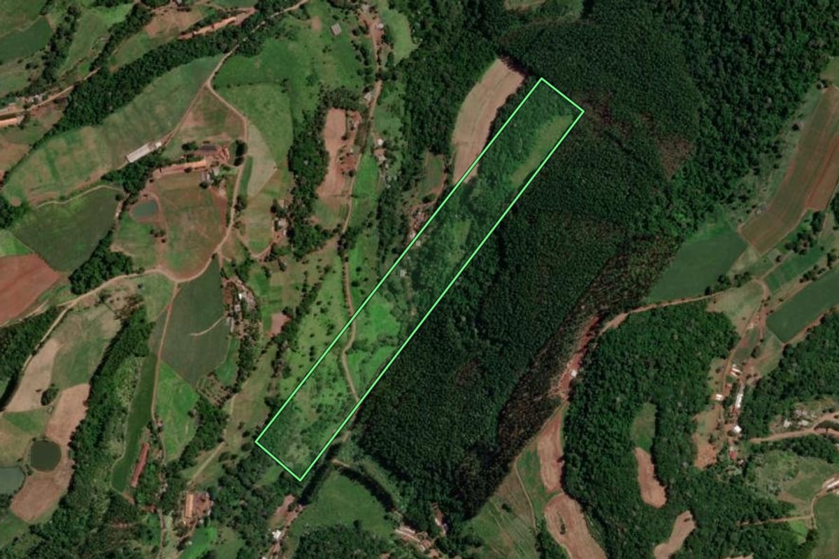 Imagem de satélite do imóvel rural em Cordilheira Alta (SC), com o contorno declarado no CAR desenhado por cima.