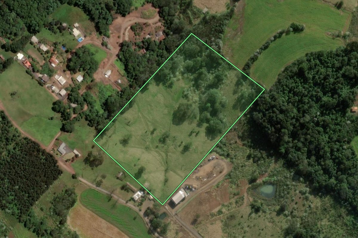 Imagem de satélite do imóvel rural em Cordilheira Alta (SC), com o contorno declarado no CAR desenhado por cima.
