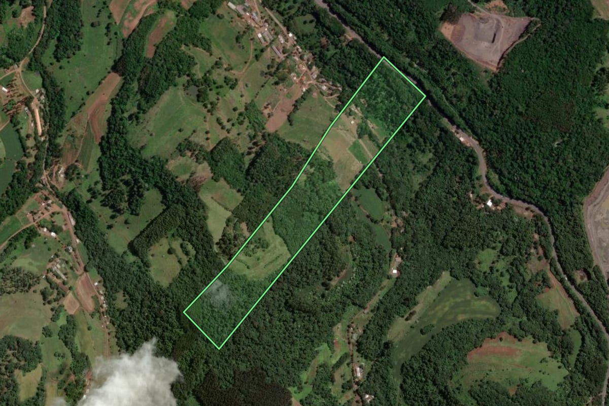 Imagem de satélite do imóvel rural em Cordilheira Alta (SC), com o contorno declarado no CAR desenhado por cima.