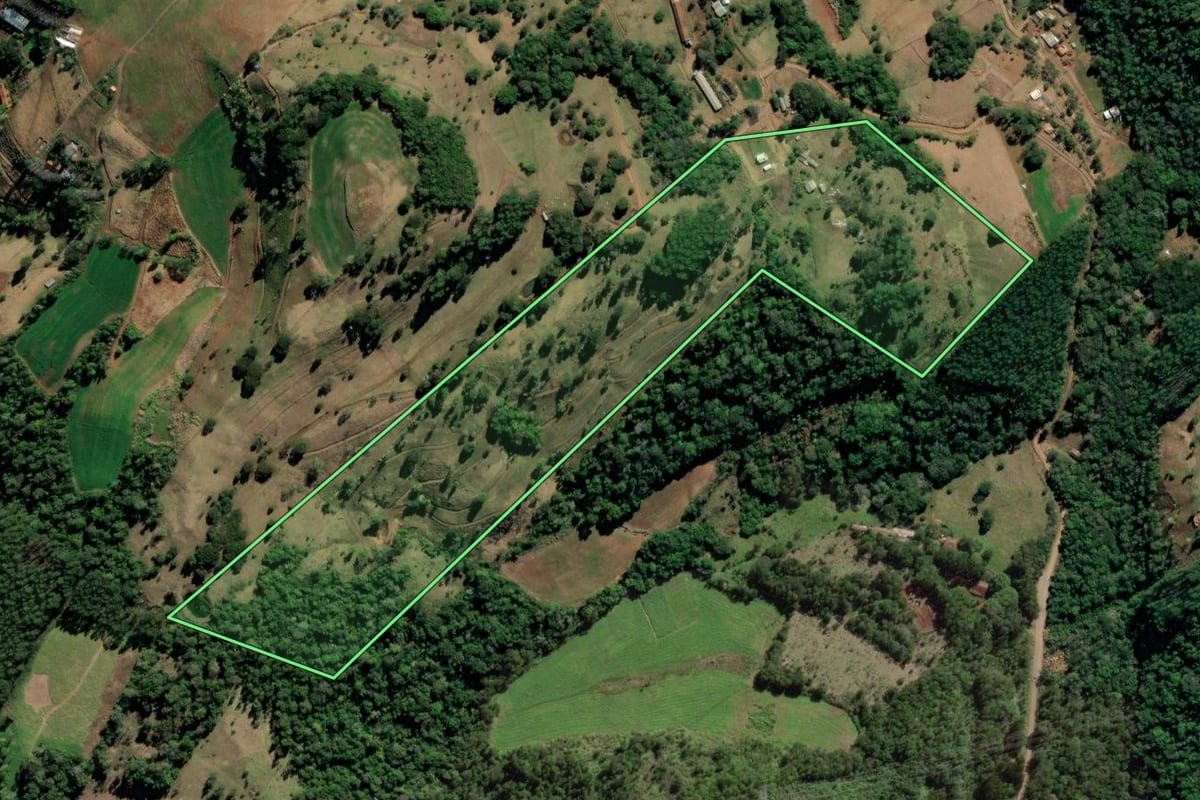 Imagem de satélite do imóvel rural em Cordilheira Alta (SC), com o contorno declarado no CAR desenhado por cima.
